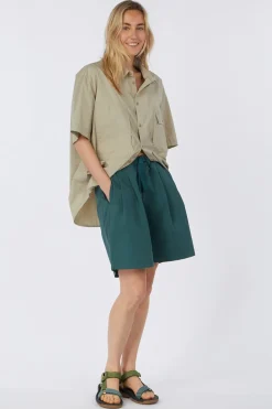 Short Two Tuck Wide Half Pants
