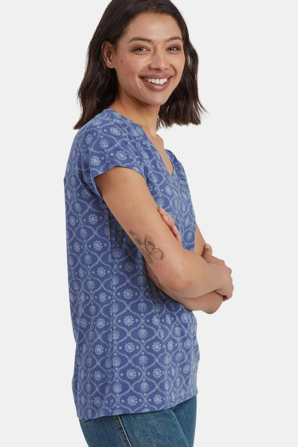 T-Shirt Neha V-Neck Tee